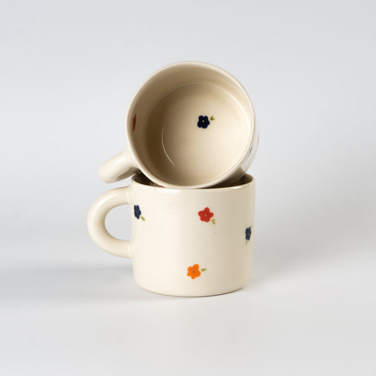 горня ручної роботи з квітами